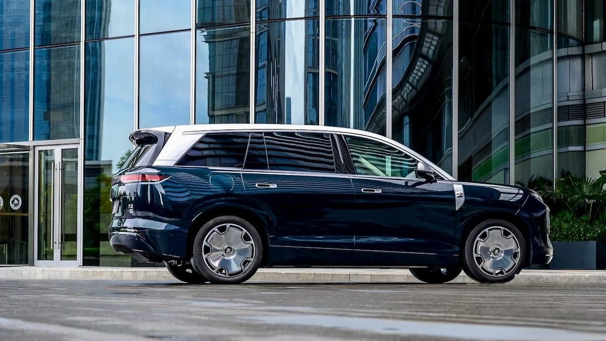 ภาพดีไซน์จำลองสอดคล้องกับหัวเรื่อง BYD Great Tang: เรือธง EV SUV หรูหรา 7 ที่นั่ง ท้าชนตลาดพรีเมียมไทย พร้อม Flash Charging 1,000V