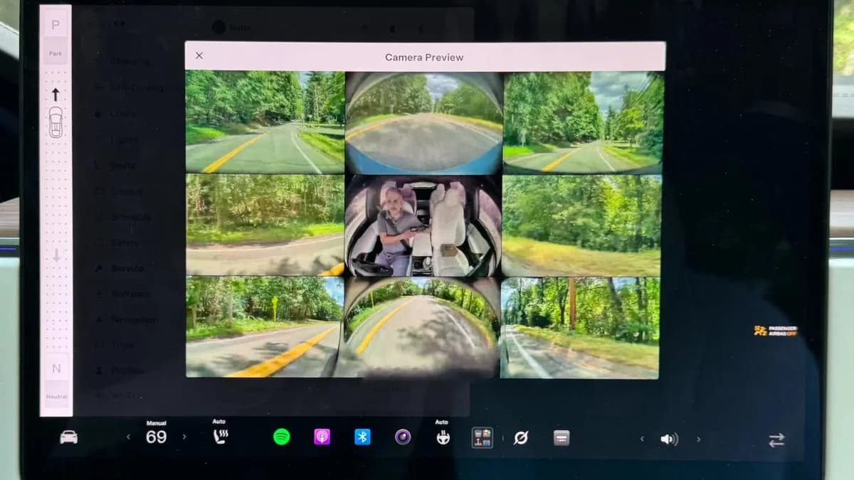 ภาพดีไซน์จำลองสอดคล้องกับหัวเรื่อง ตอนนี้สามารถดูภาพจากกล้องของ Tesla ขณะขับรถได้แล้ว
