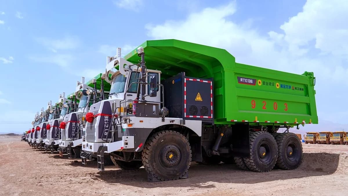 ภาพดีไซน์จำลองสอดคล้องกับหัวเรื่อง This zinc mine needed a truck no one made, so they made it themselves
